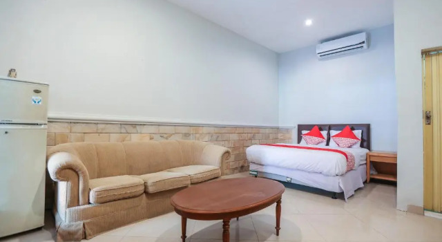 Двухместный люкс OYO 135 Menteng Guest House