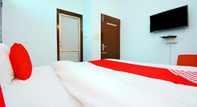 Oyo 38123 Jb Inn