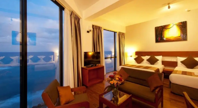 Четырёхместный семейный номер Standard The Ocean Colombo - Guaranteed Sea View Rooms