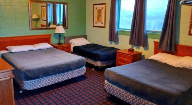 Номер Standard Chalet Inn Motel