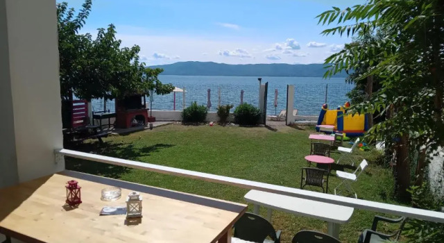 Апартаменты Floras Beach House Your House On The Beach