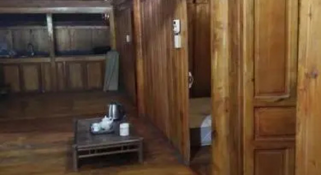 Quyets Jungle House