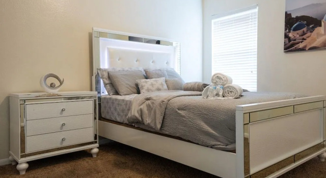 Brunswick Lake Home, Book Hotel Houston Houston