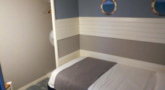 Трёхместный номер Standard Contact Hôtel du Relais Thouars