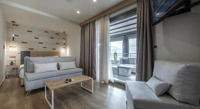 Полулюкс Hotel @Syngrou Fix
