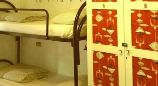Кровать в общем номере Hostel Lumiere