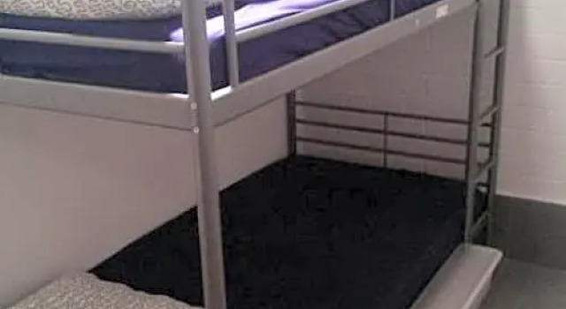 Кровать в общем номере Quokka Backpackers Hostel Perth - note - Valid passport required to check in