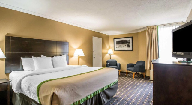 Номер Standard Clarion Inn Asheville Airport