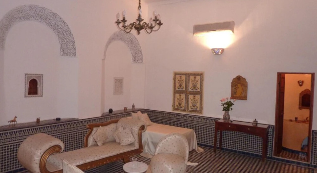 Трёхместный номер Comfort с балконом Dar Al Safadi