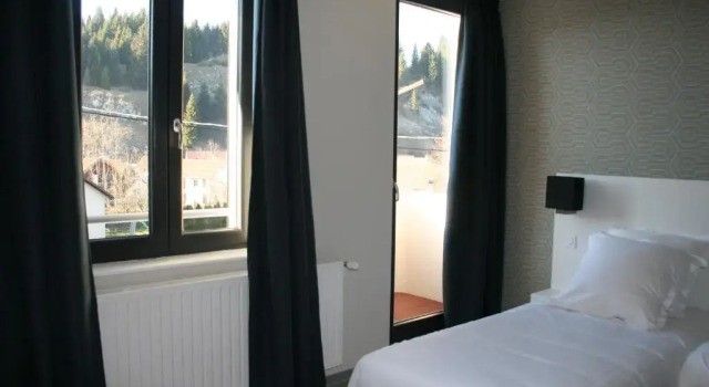 Auberge du Château de Joux, Boek Hostel Hotels in Franche-Comte met ontbijt, Ontbijt