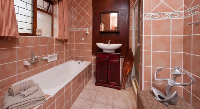 Апартаменты Comfort Brown Jug Guest House