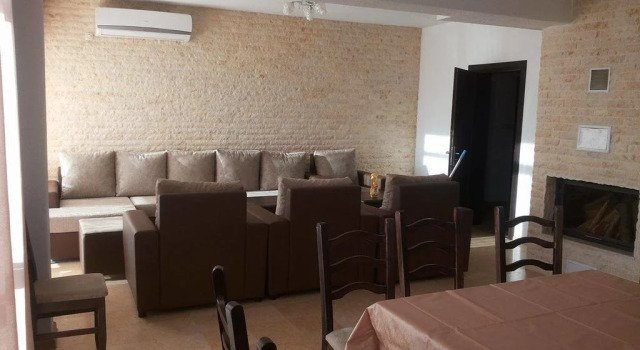 Pirin Private Houses, Prenota Hotel Hotel a Blagoevgrad con parcheggio, Parcheggio