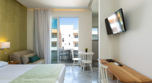Полулюкс Meltemi Coast Suites
