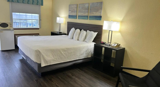 Seven Gables Inn, Забронировать Отель Отели Table Rock Lake с парковкой, Парковка