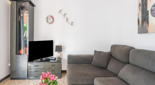 Spacious Holiday Home in Cambrils with Shared Swimming Pool, Book Hotel Hoteller i Costa Dorada med pool, Swimmingpool