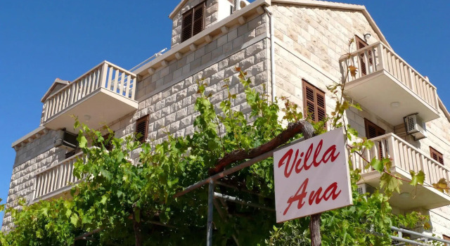 Villa Ana, Забронировать Вилла Коттеджи Бола, рядом с Пляж Порт Бол, Коттедж