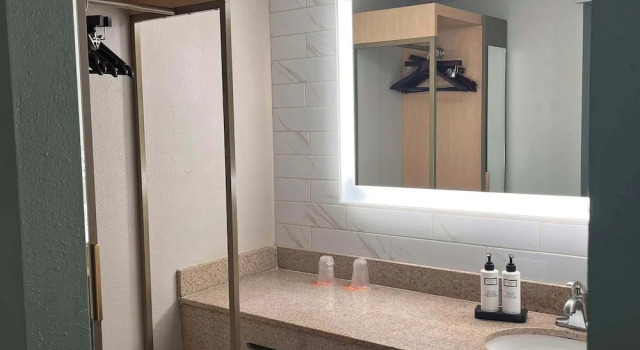 Четырёхместный номер Standard Wyndham Garden Lake Guntersville