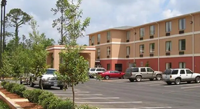 Кровать в общем номере Red Roof Inn & Suites Biloxi - Ocean Springs