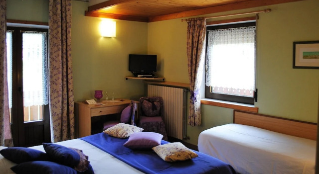 Трёхместный номер Standard с балконом Monaco Sport Hotel