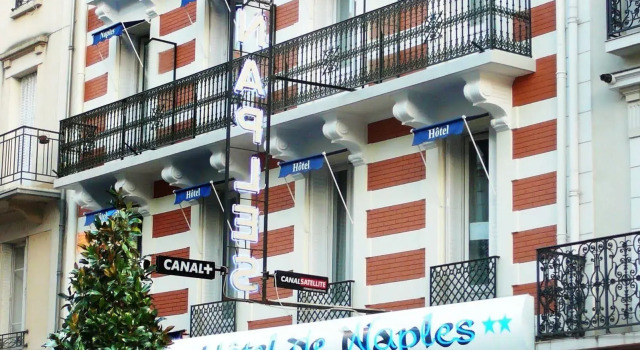 Hôtel De Naples