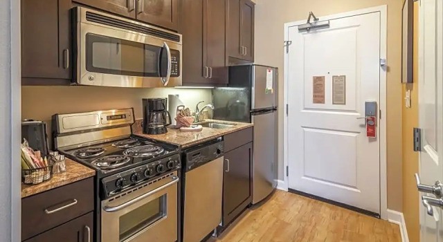 Четырёхместный люкс с 2 комнатами TownePlace Suites Jacksonville Butler Boulevard