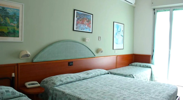 Четырёхместный номер Standard Hotel Diamond