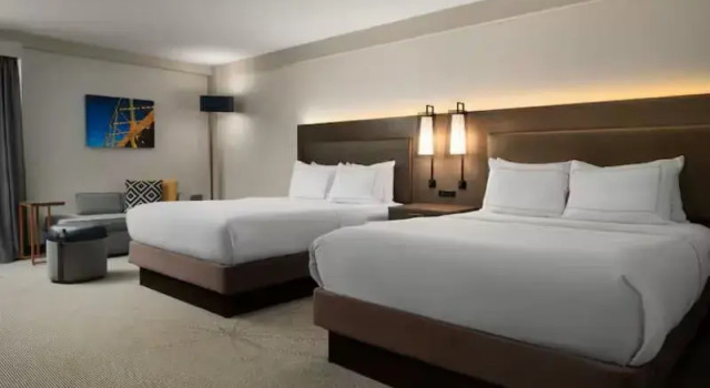Шестиместный номер Standard DoubleTree by Hilton Pittsburgh Airport