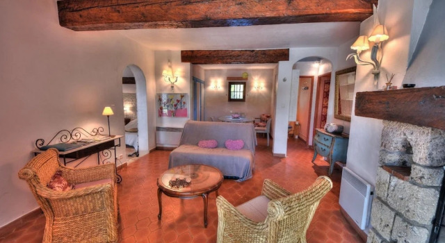 Romarine - Tourtour: mazet de charme, piscine et tennis. Apartment 2