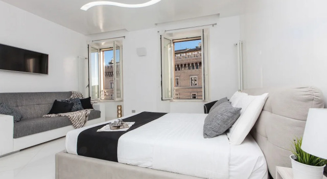 Апартаменты Rental In Rome Piazza Venezia View Luxury Apartment B
