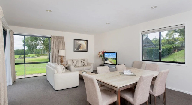 Flagship, Villa 111 Horizons Golf Club, Rezervovat Vila Salamander Bay Port Stephens