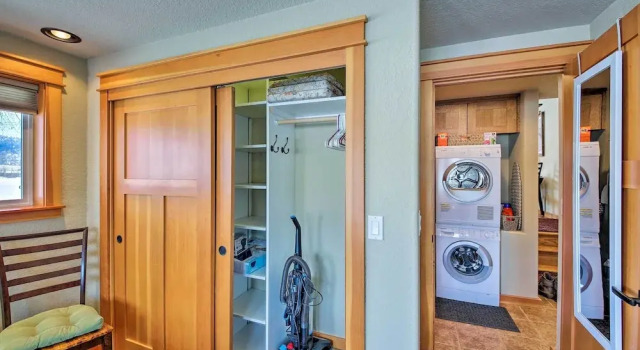 Lake Pend Oreille Condo w/ Porch & Mountain View!, Book Lejlighed Sandpoint 