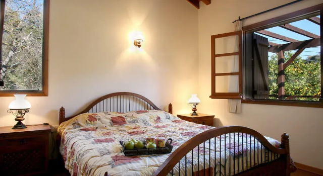 Villa Clementina, Book Villa Miliou Pafos