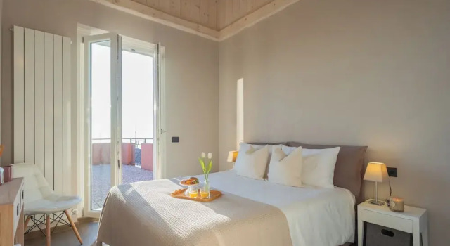 Sunset Terrace Loft Best View on Como by Rent all Como, Prenota Appartamento Hotel a Como con parcheggio, Parcheggio