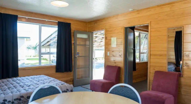 Апартаменты Deluxe Fox Glacier TOP 10 Holiday Park & Motels