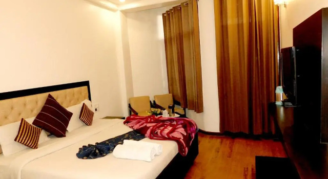 Двухместный номер Standard с балконом Hotel Crystal Palace