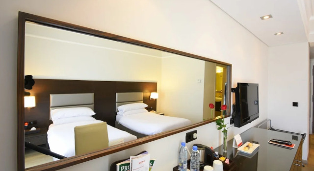 Двухместный номер Standard с балконом Ramada by Wyndham Downtown Beirut