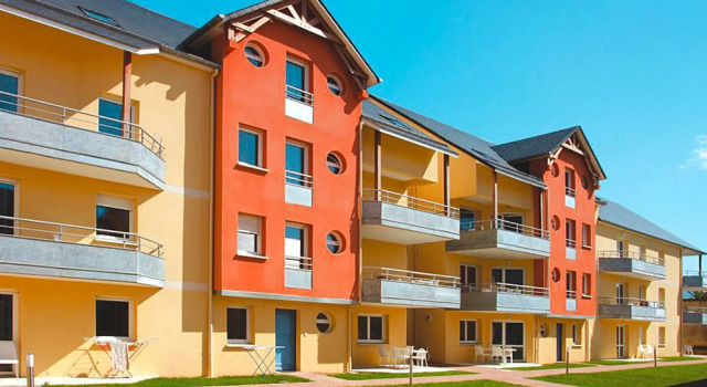 Coastal Stay With Pool in Grandcamp