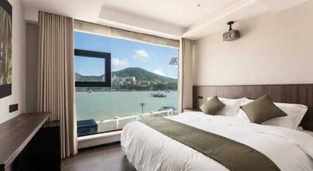 Люкс с 2 комнатами с видом на море Cliff Mountain and Sea Residence