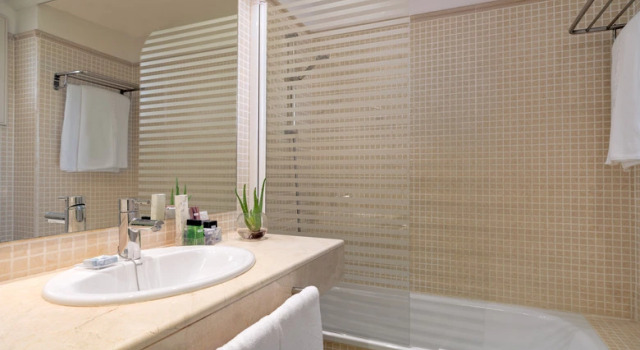 For 4 люкс H10 Suites Lanzarote Gardens