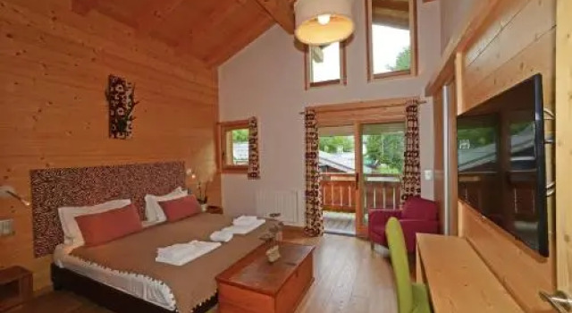 Chalet Isabelle Mountain lodge 5 star 5 bedroom en suite sauna jacuzzi, Забронировать Шале Виллы Овернь-Рона-Альпы, Вилла