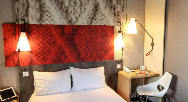 Трёхместный номер Standard ibis Orange Sud