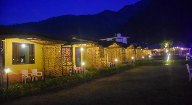 Camp Brook, Boek Hotel Hotels in Rishikesh met parkeren, Parkeren
