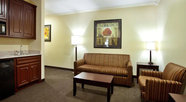 Люкс Wyndham Lake Charles near Casinos