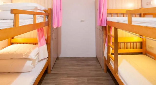 Кровать в общем номере (женский номер) Chesdon Hostel