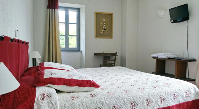 Auberge de Mens, Rezerwuj Hostel Mens Isère