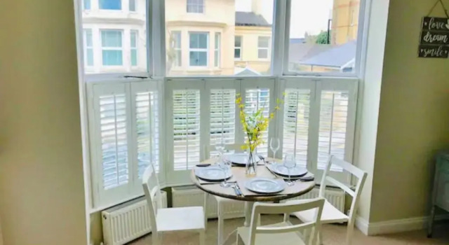 Апартаменты St Margarets Modern Georgian 2 bedroom apartment