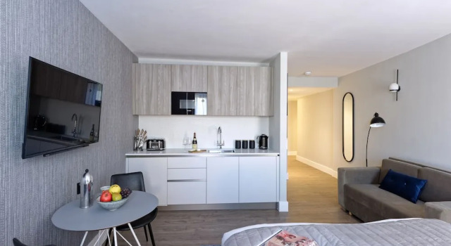 Студия Comfort Fitzrovia apartments by DMONTRIO