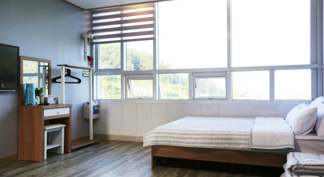 Flora Hostel Pension