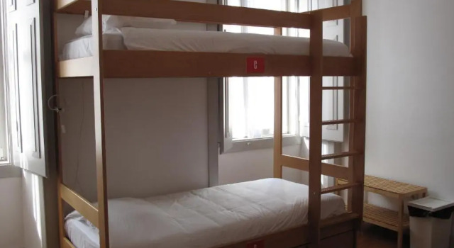 Кровать в общем номере (женский номер) Inn Possible Lisbon Hostel