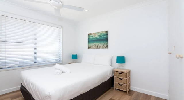 Edgewater 1- Ocean Views - Stone Real Estate Yamba, Забронировать Апартаменты/квартира Ямба Clarence Valley, рядом с Маяк Ямба